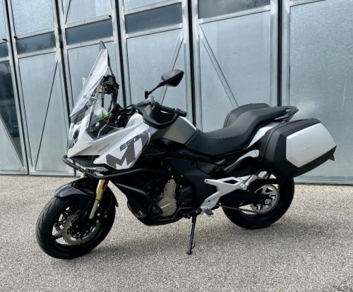 Fahrschule Pressbaum Furhpark CF Moto 650MT